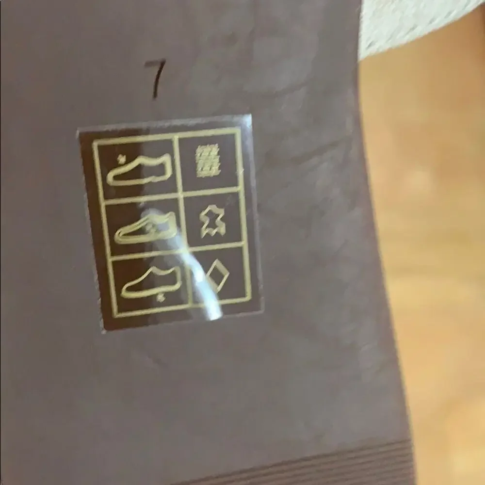 NWT TORY BURCH SANDALS SIZE 7‎